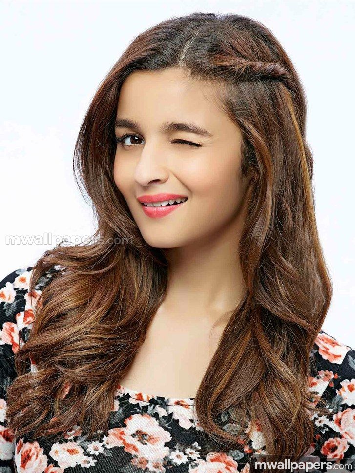Alia Bhatt Beautiful Hd Photoshoot Stills (21816) - Simple Hair Style In Open Hair - HD Wallpaper 