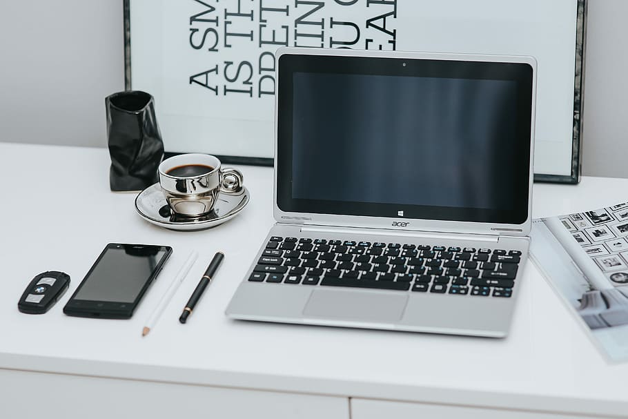 Laptop Computer On White Desk, Interior, Minimal, Workspace, - HD Wallpaper 