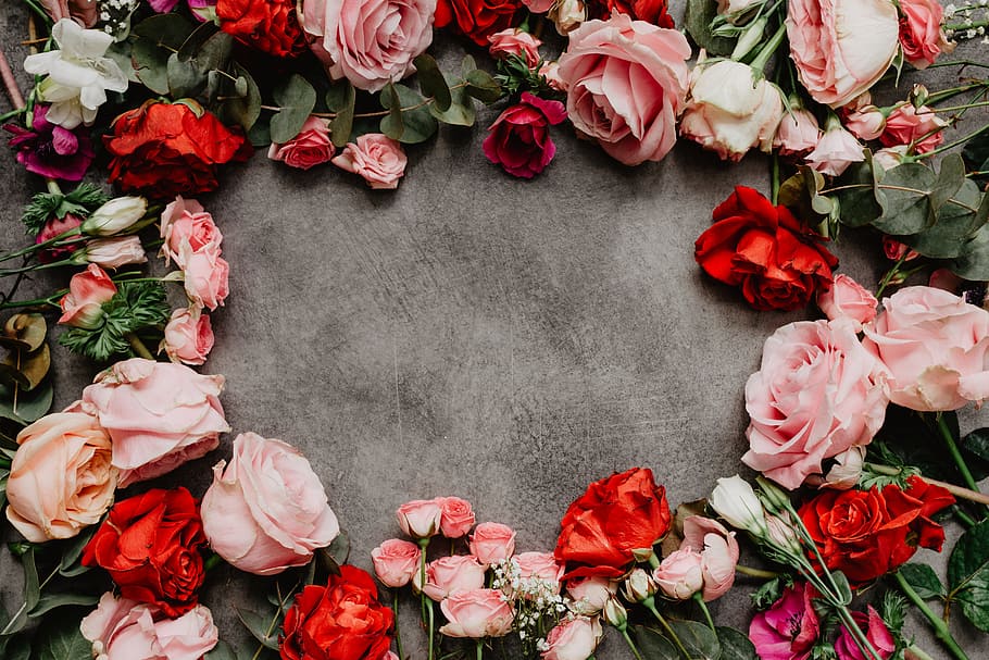 Flowers Flat Lay, Flatlay, Roses, Valentines, Red, - Red Pink Flat Lay - HD Wallpaper 