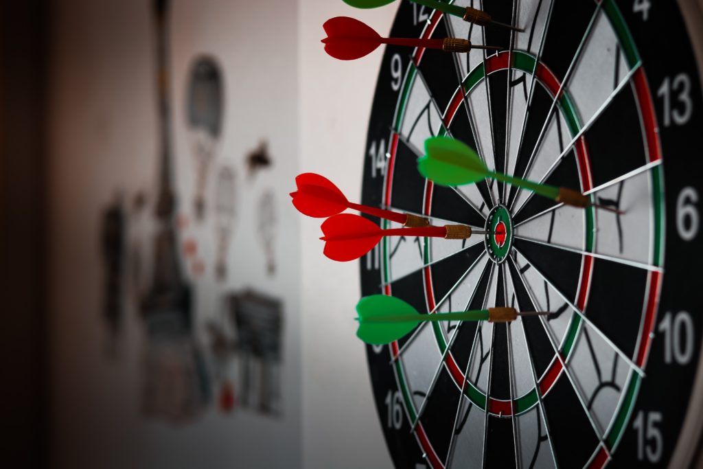 4k Wallpaper Accuracy Blur Playing Darts Game 1024x6 Wallpaper Teahub Io