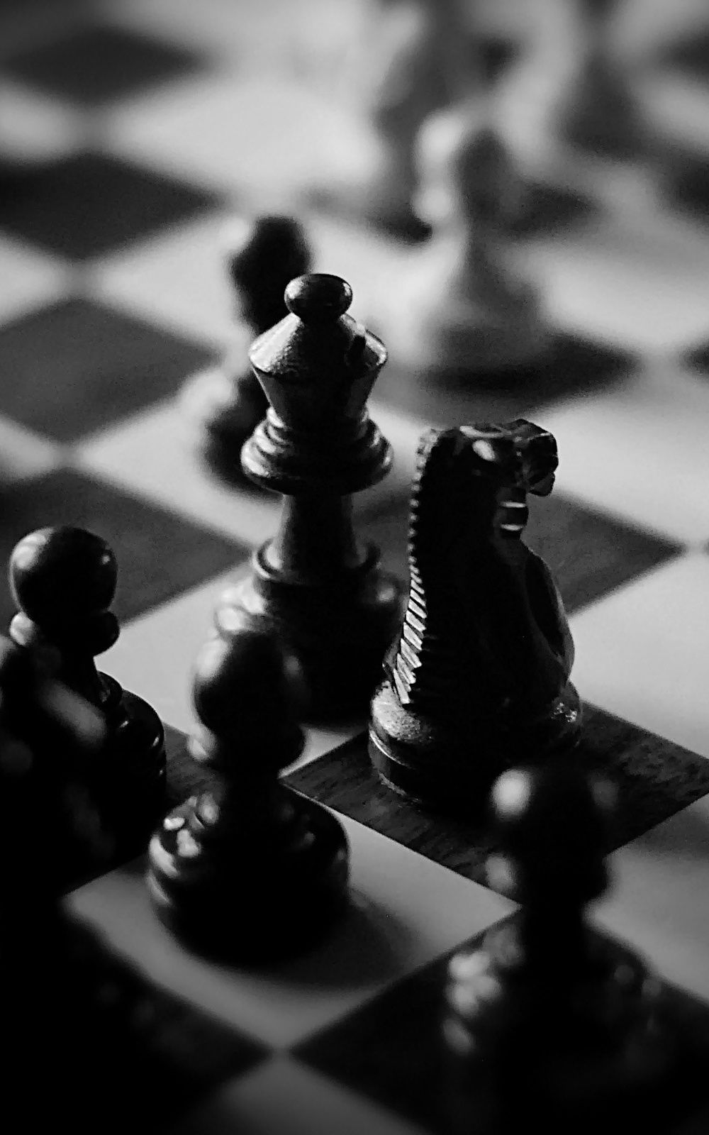 Black And White Chess Board Pieces Iphone 6 Plus Hd - Black And White Wallpaper For Mobile - HD Wallpaper 