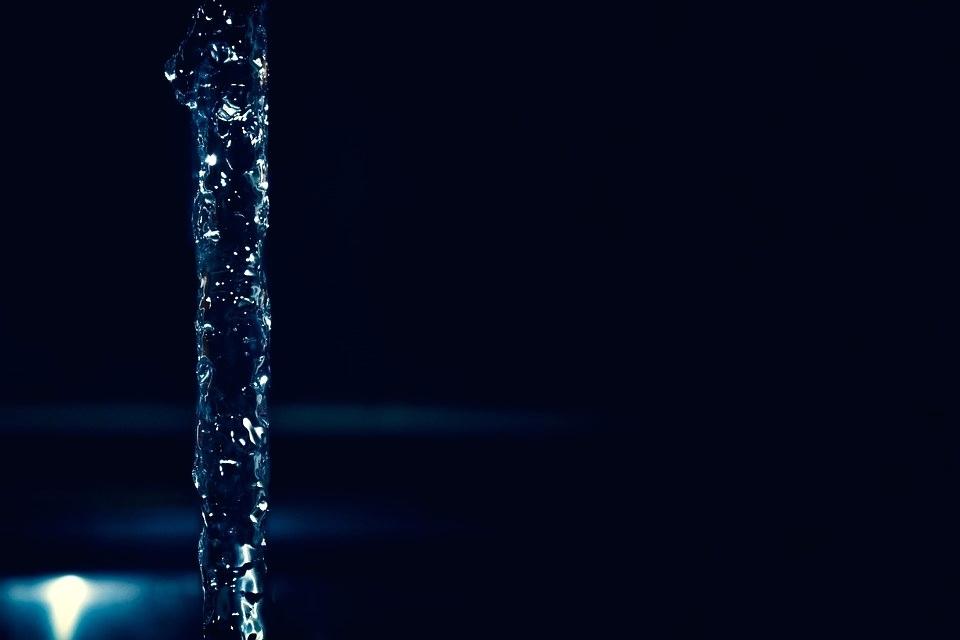 Water Vodka Background Texture Dark Wallpaper Hd Black - Bubbles In Water Dark - HD Wallpaper 