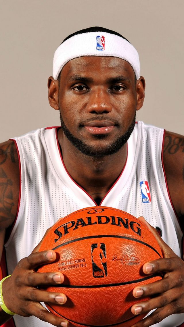 Lebron James, Nba, Los Angeles Lakers, Basketball, - Lebron James With A Basketball - HD Wallpaper 