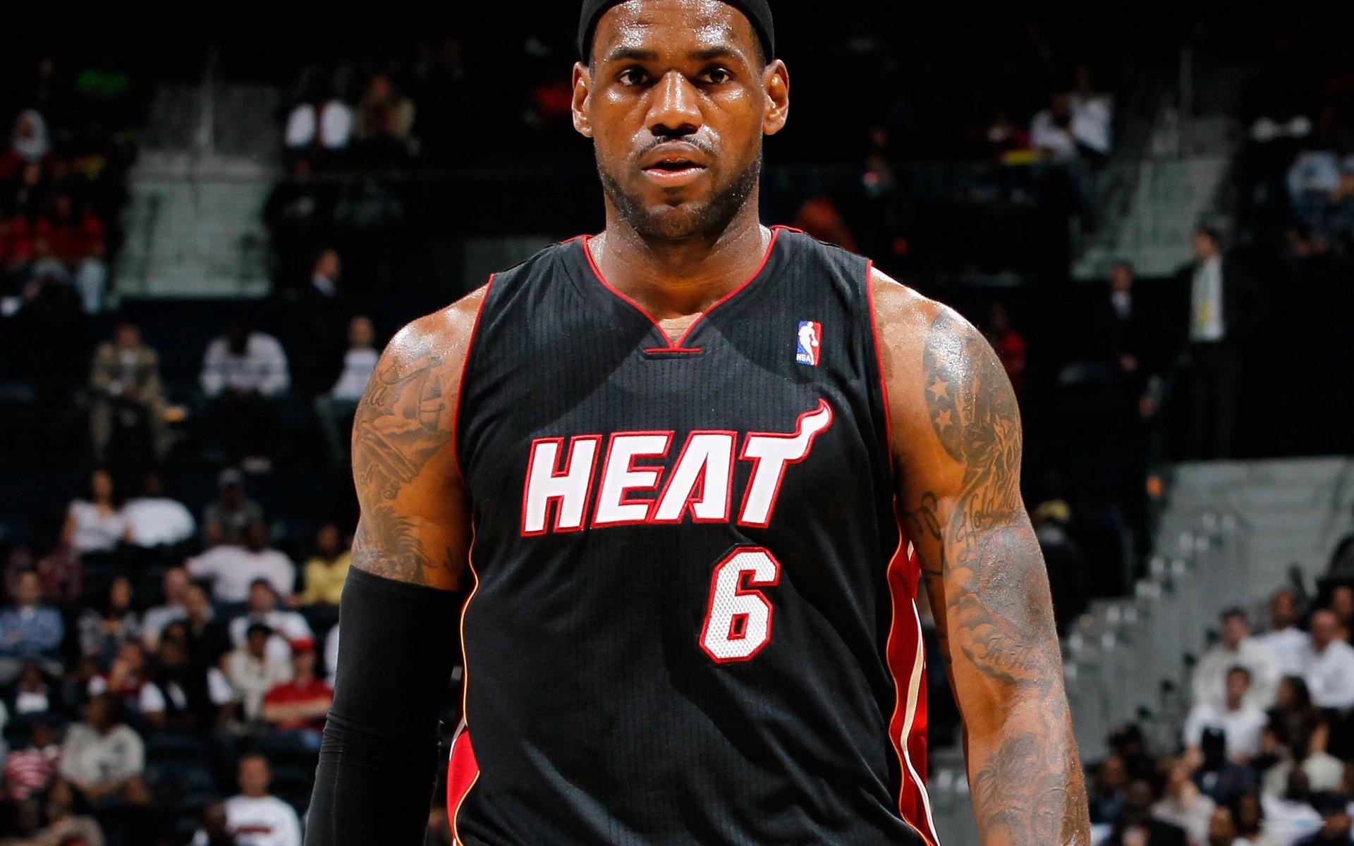 Lebron James Wallpaper - Lebron James Miami Heat - HD Wallpaper 