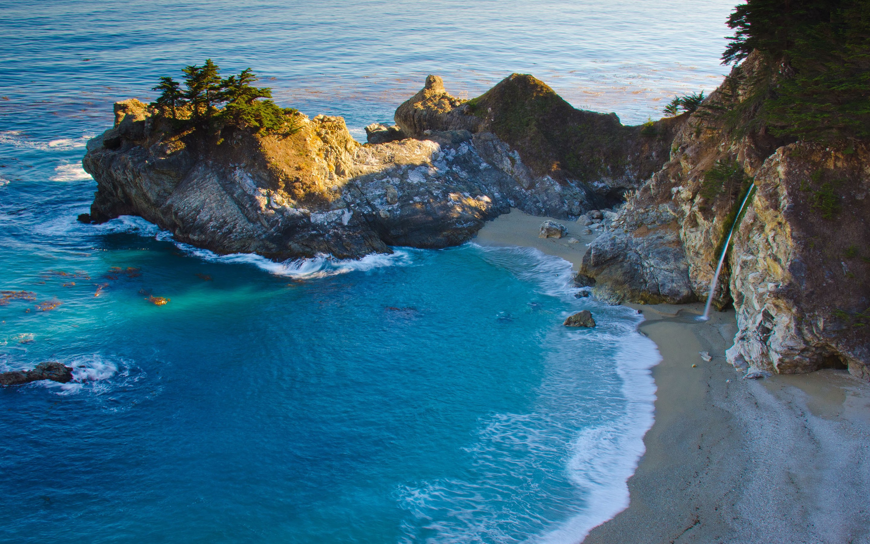 Amazing Water In Julia Pfeiffer Burns State Park Backgrounds - Julia Pfeiffer Beach - HD Wallpaper 