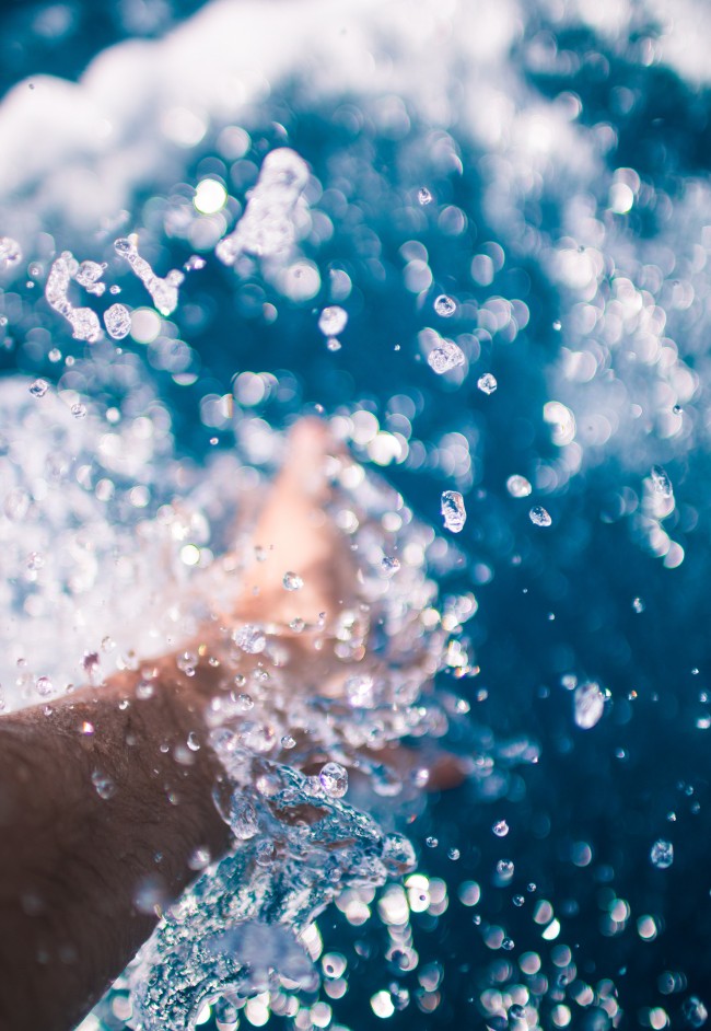 Water Splash, Hand, Close-up - Hand In Water Splash - HD Wallpaper 