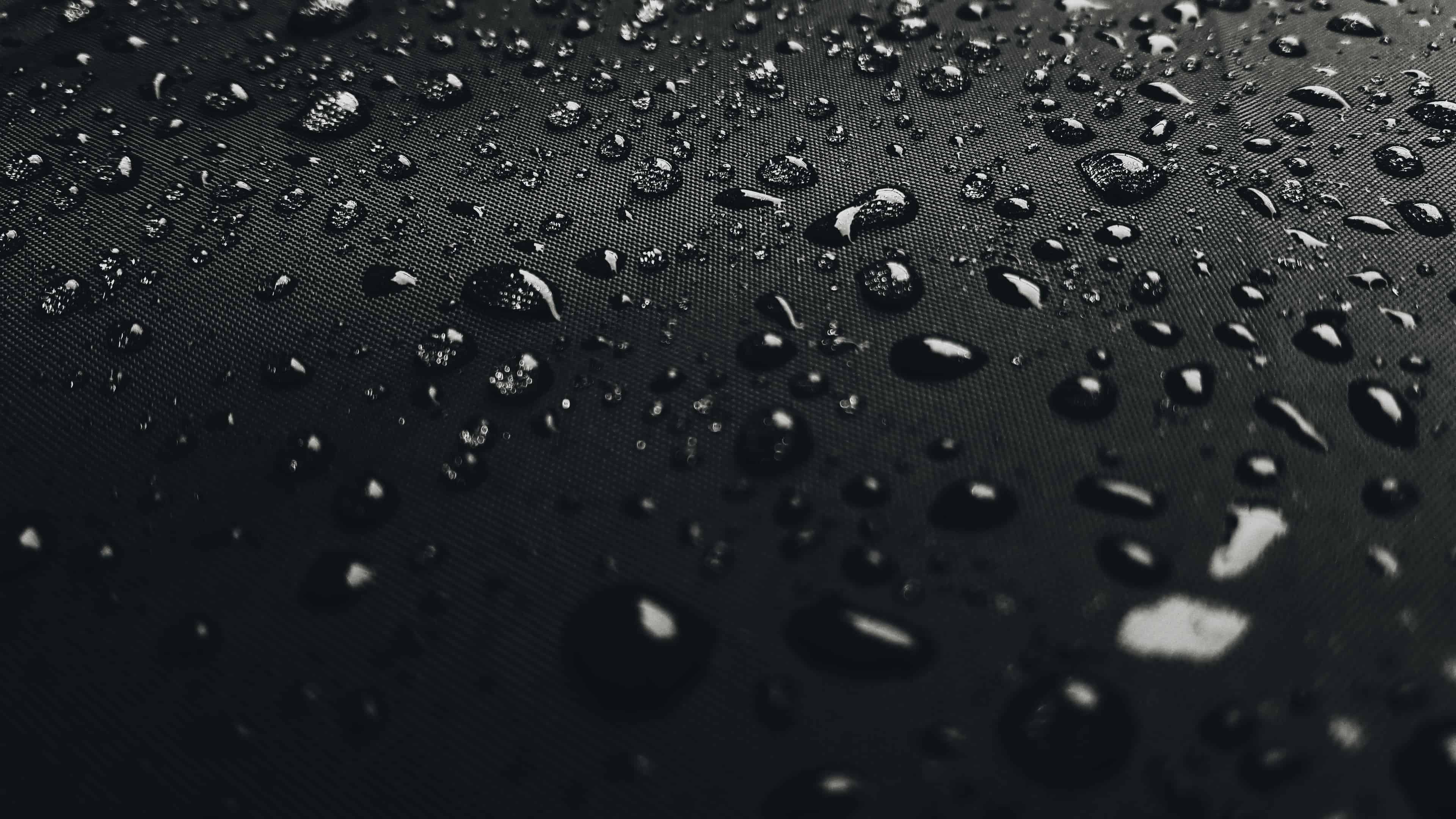 Water Drops On Black Surface Uhd 4k Wallpaper - Ultra Hd Wallpaper Black -  3840x2160 Wallpaper 