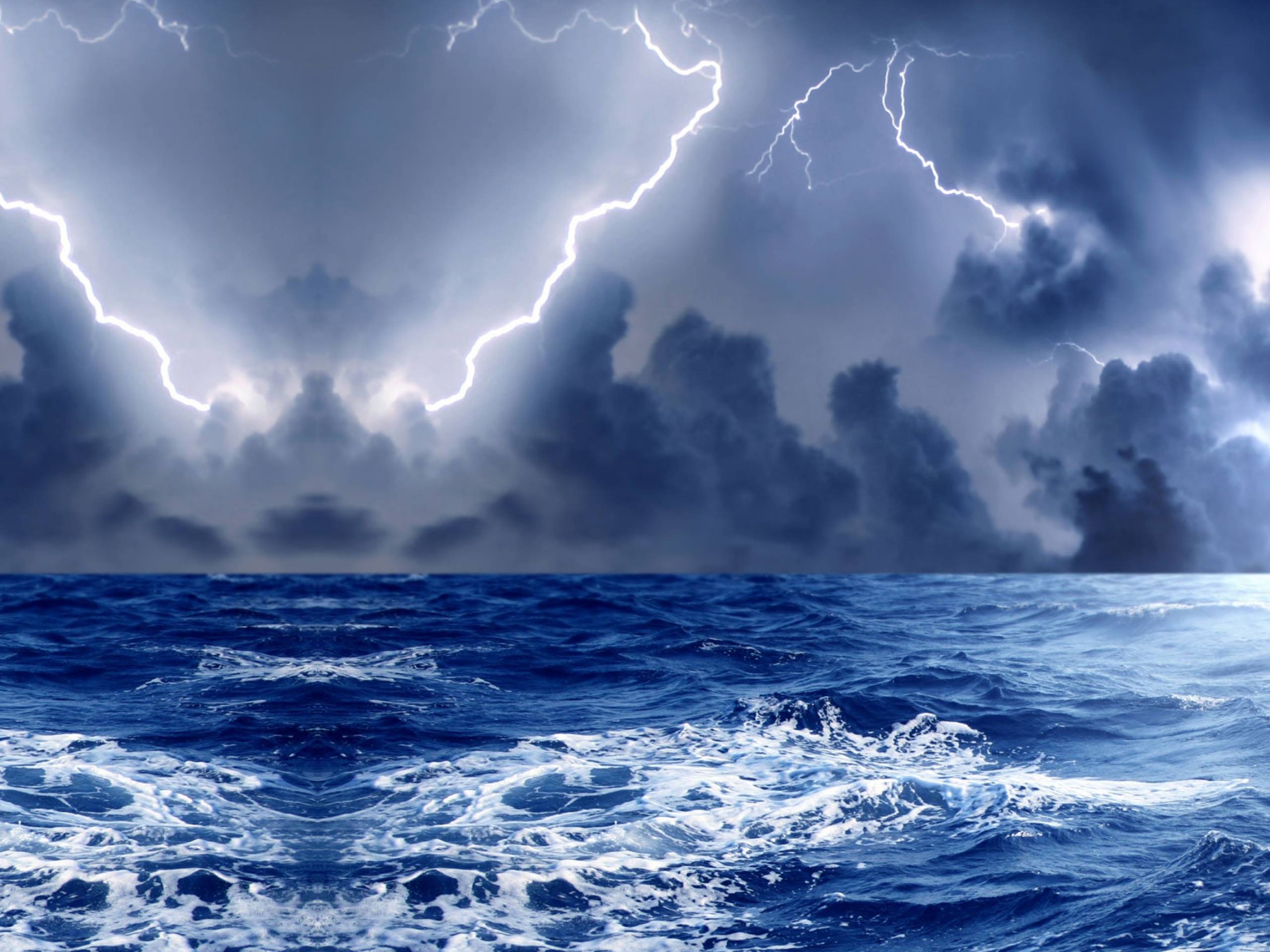The Barnes And Noble Nook Hd Plus Is Pictured With - Storm Ocean Lightning - HD Wallpaper 