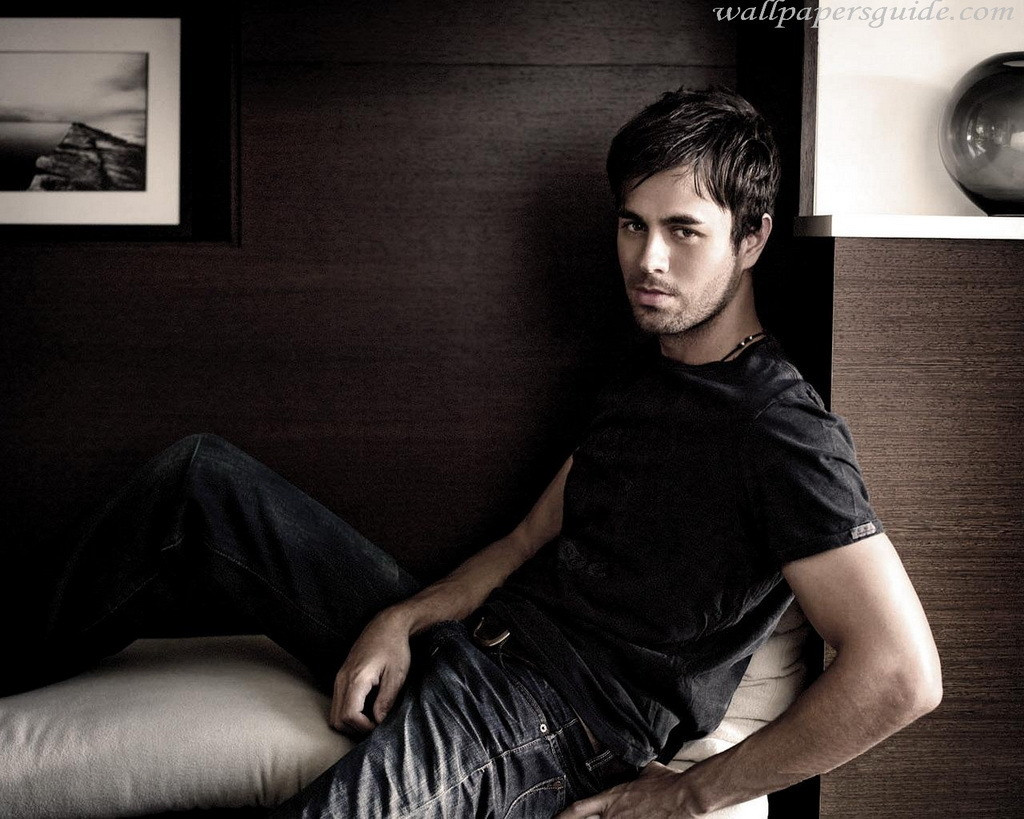 Pic - Enrique Iglesias Tired Of Being Sorry Lyrics - HD Wallpaper 