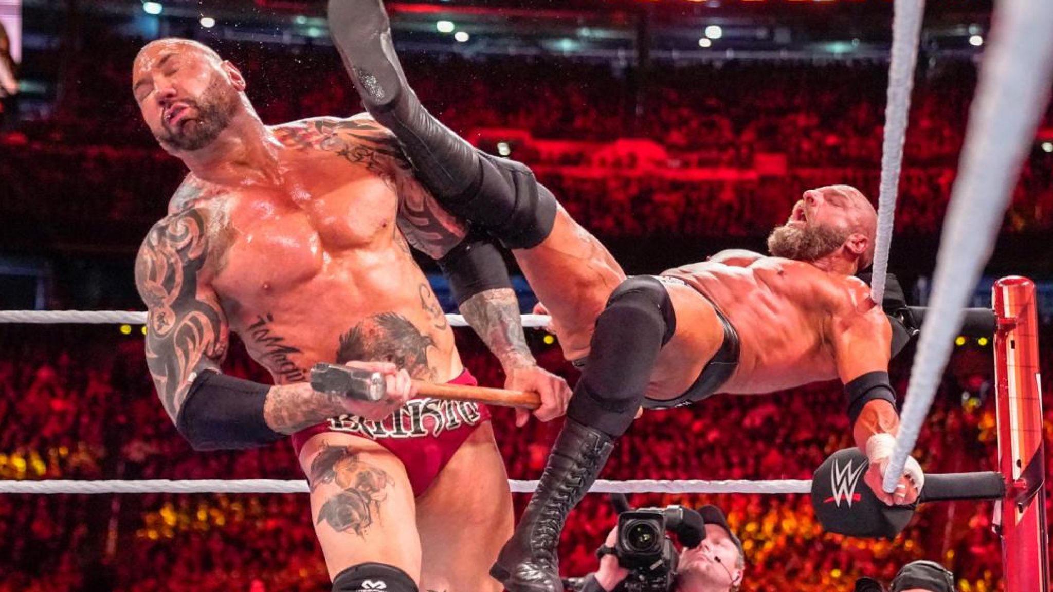 Batista Had What Has Transpired To Be His Final Wwe - Batista Vs Triple H Wrestlemania 35 - HD Wallpaper 