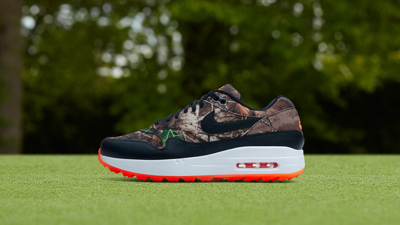 tiger woods golf shoe 2019