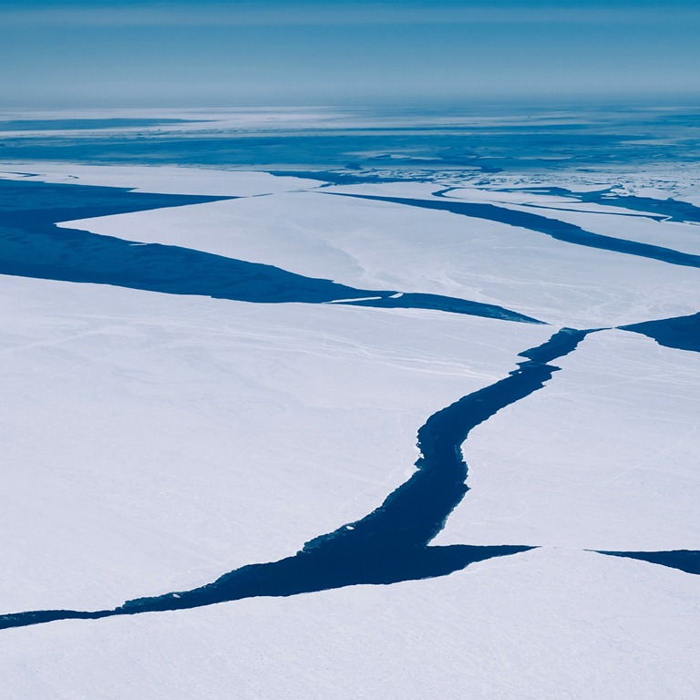 Floating Ice - HD Wallpaper 