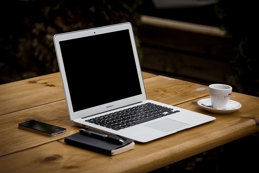 Macbook Air Near Mug On Table, Technology, Wireless - Macbook Air On The Table - HD Wallpaper 