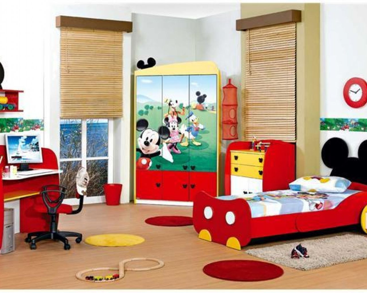 Mickey Mouse Bedroom Ideas Kids Furniture - Mickey Mouse In His Bedroom - HD Wallpaper 