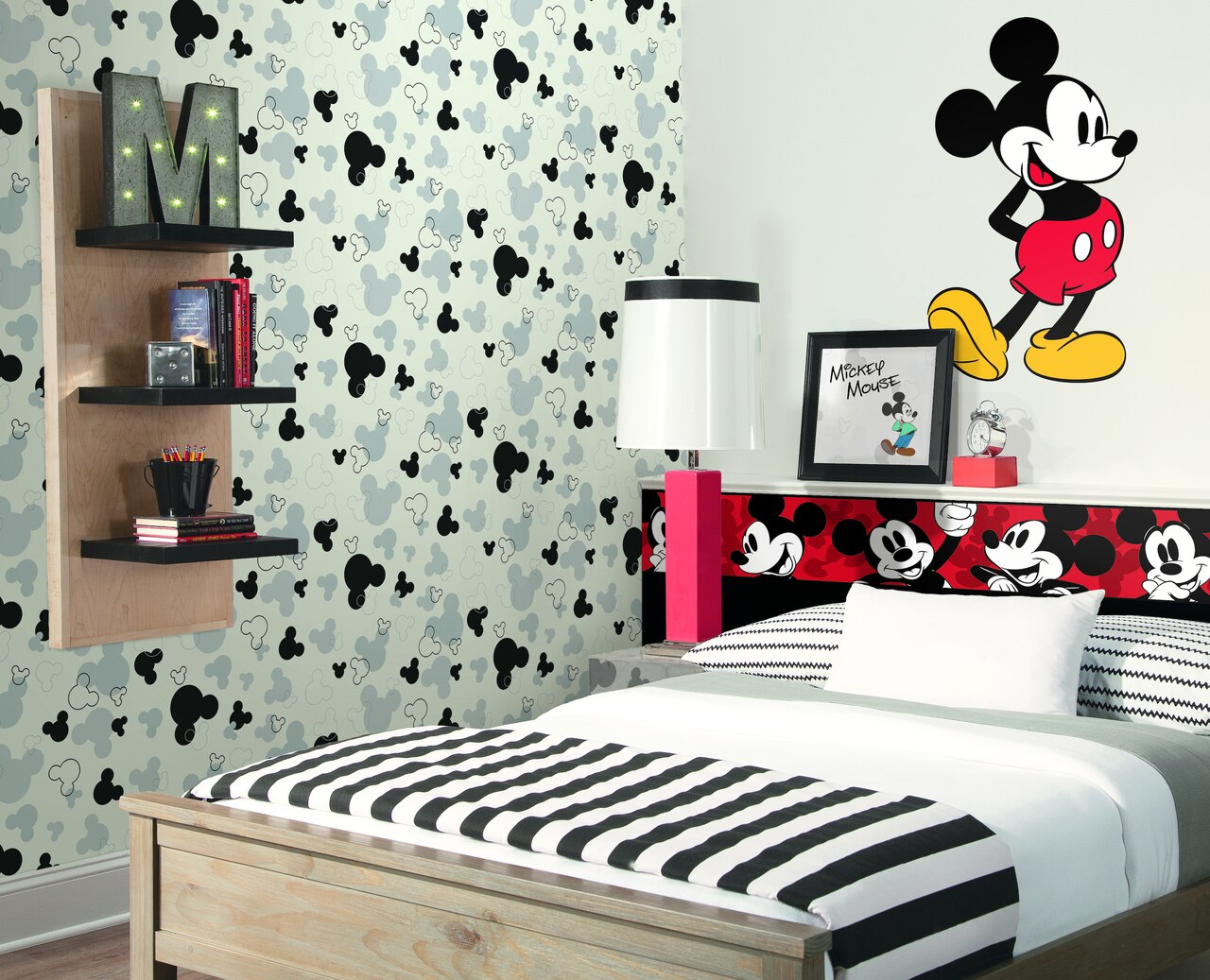 Mickey Mouse Wallpaper Bedroom - HD Wallpaper 