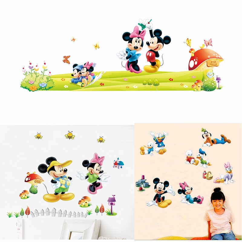 Mickey And Minnie In Park - HD Wallpaper 