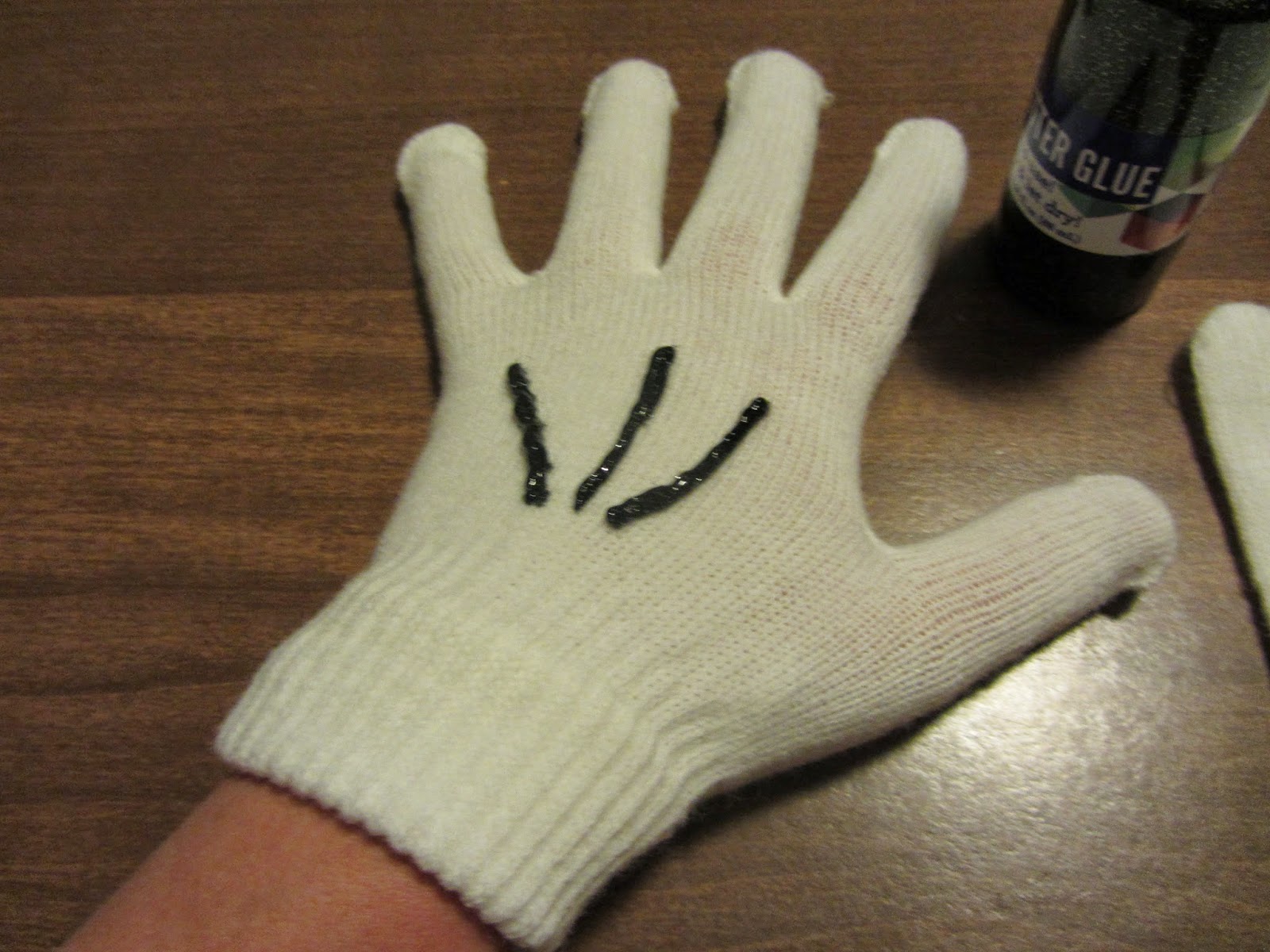 Mickey Mouse Gloves Diy - 1600x1200 Wallpaper - teahub.io