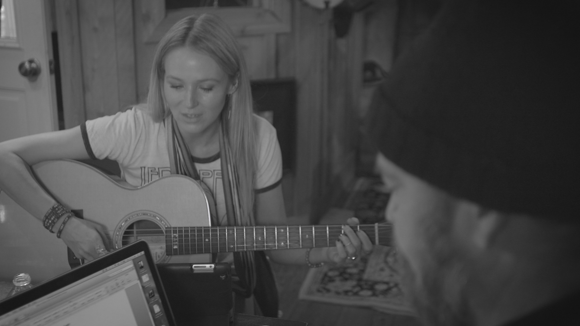 Monochrome - HD Wallpaper 