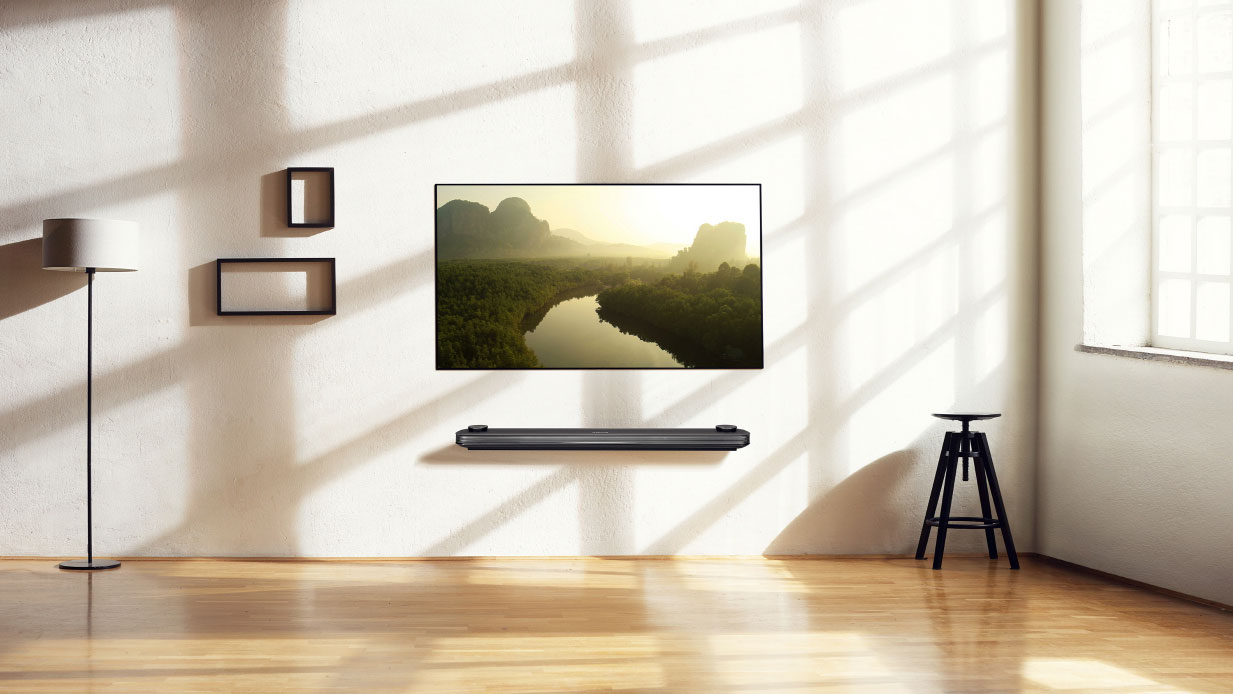 Lg Signature Oled 77w7 On Wall In Living Room - New Oled Tv Signature - HD Wallpaper 
