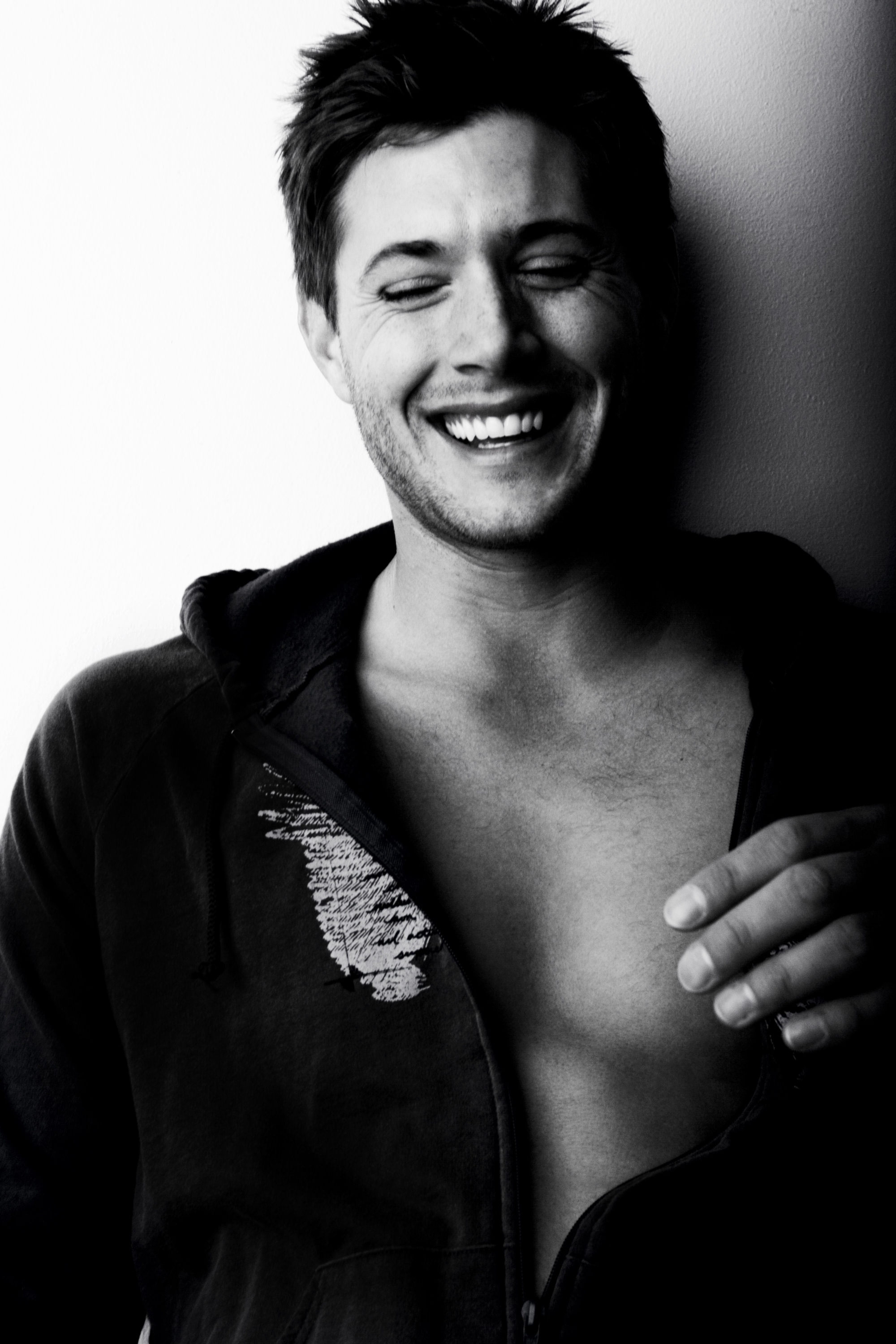 Jensen Ackles - HD Wallpaper 