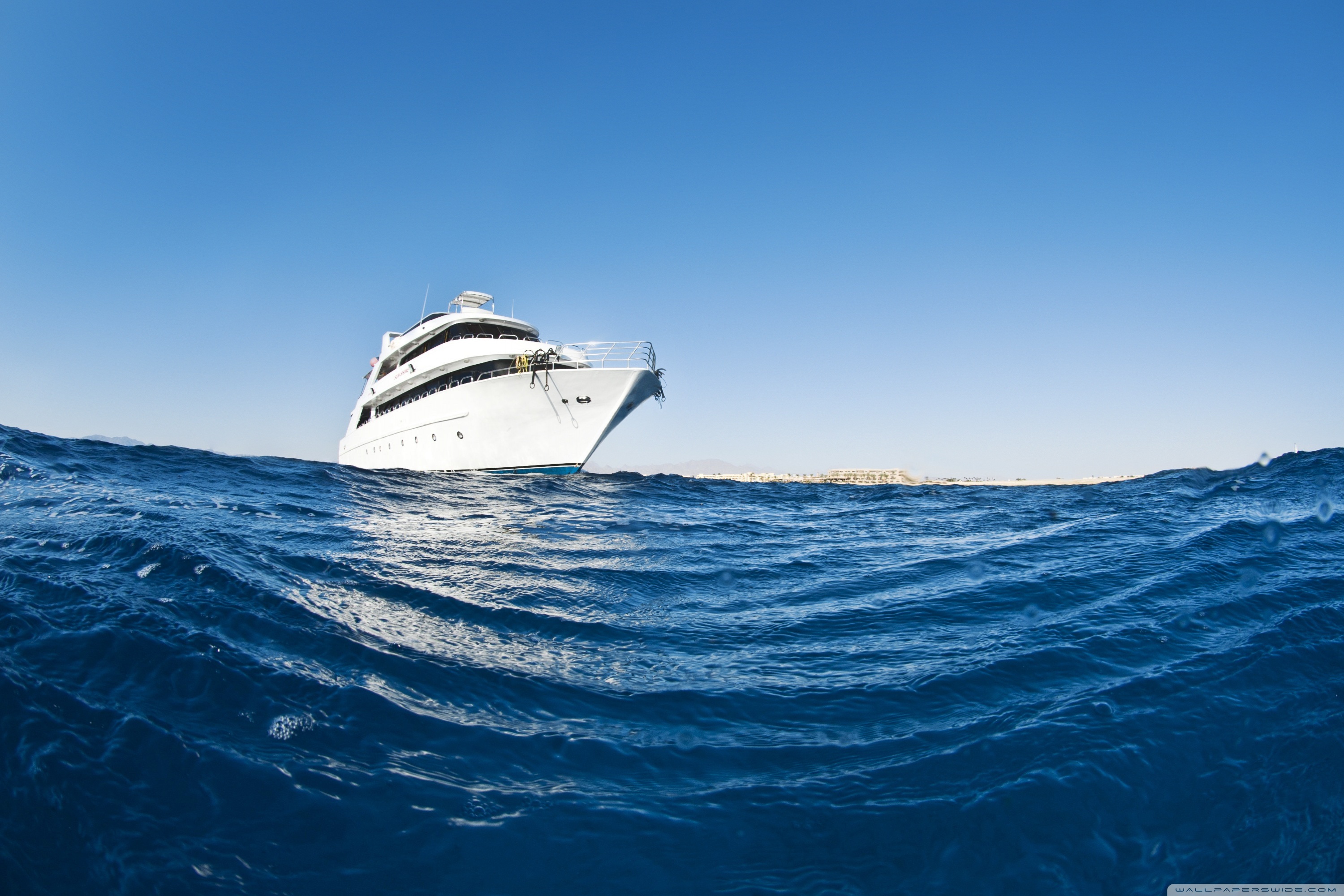 Ocean Ship Wallpaper For Iphone - HD Wallpaper 