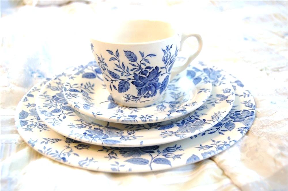 Blue And White China Dishes Pictures Gallery Of Vintage - Cup - HD Wallpaper 