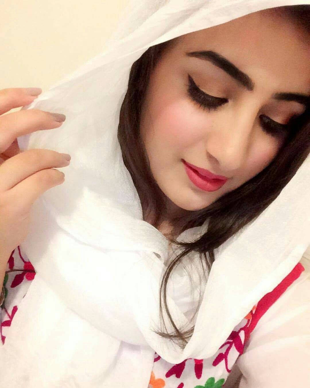 Beautiful Girl In Hijab - HD Wallpaper 