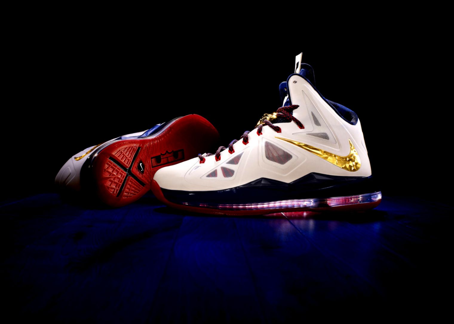 Lebron James Shoes Wallpaper 2018 In Basketball - Lebron James Shoes Latest - HD Wallpaper 