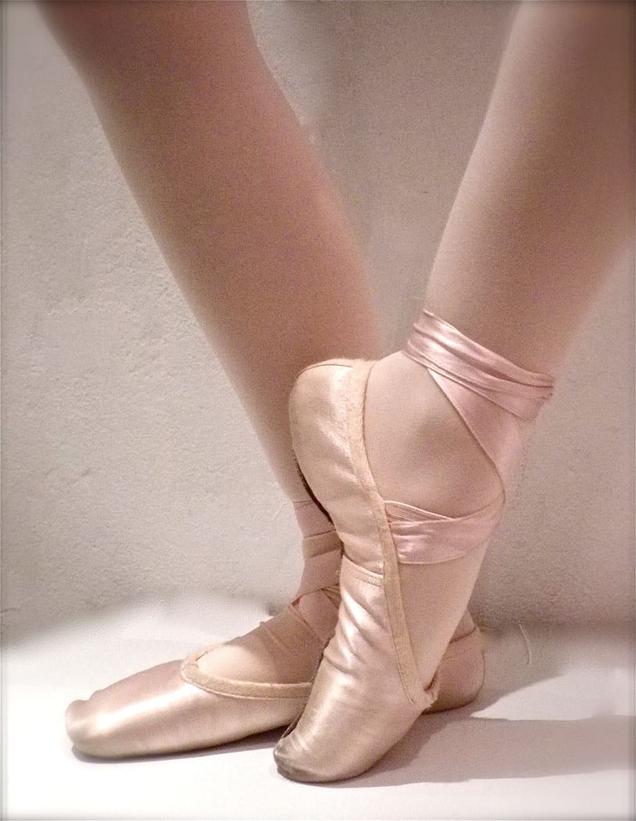 Woman Wearing Pink Ballet Shoes, Dance, Dancers, Low - Ballet Shoes Price - HD Wallpaper 