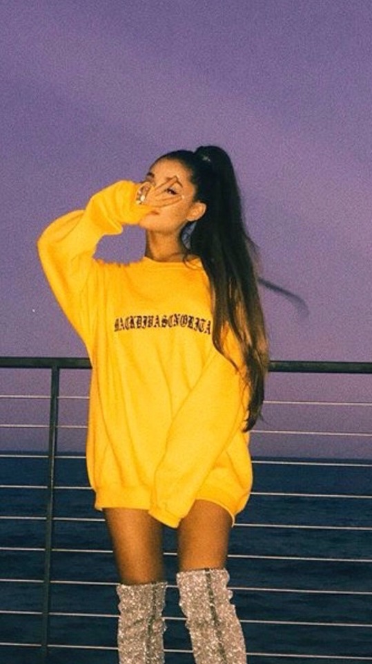 Stay Warm and Stylish with Ariana Grande-Inspired Big Sweaters