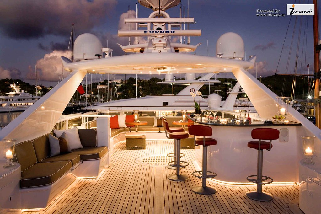 Luxury Yacht - HD Wallpaper 