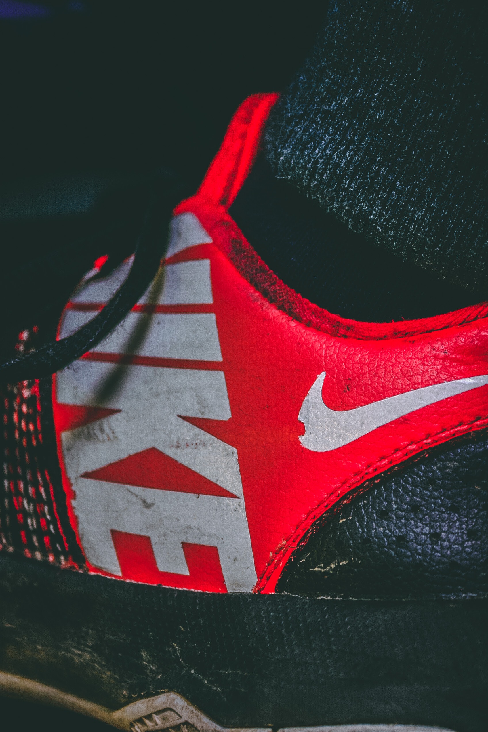 Basketball Shoes - HD Wallpaper 