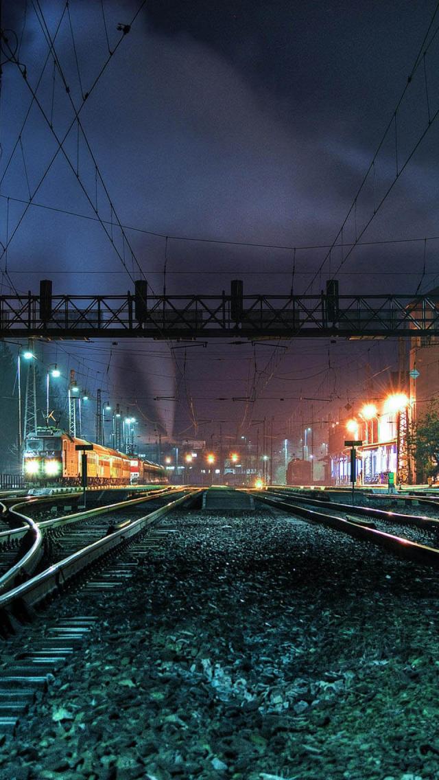 Train Station At Night - Night Railway Wallpaper Hd - HD Wallpaper 