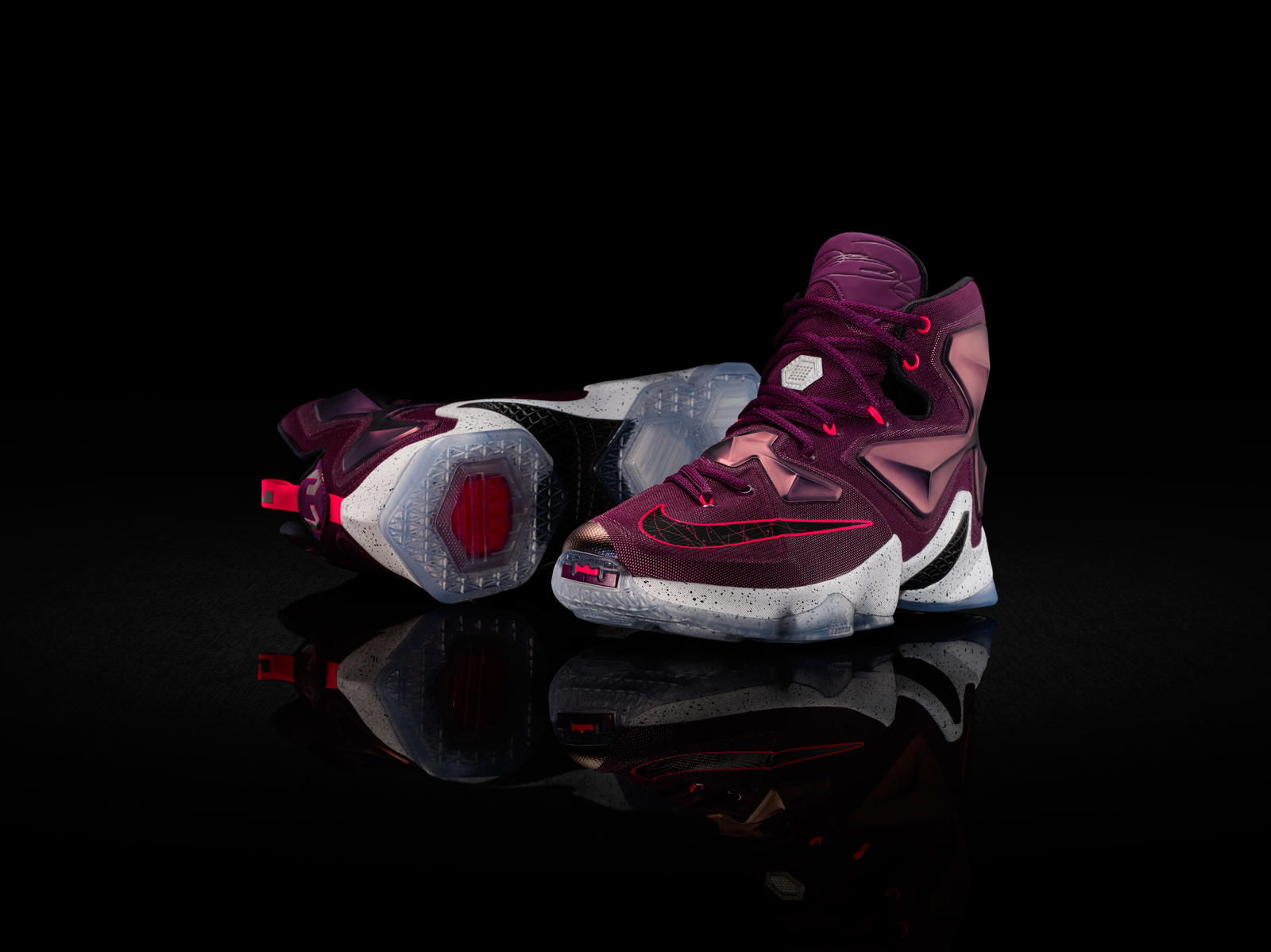 Nike Lebron James Shoes - HD Wallpaper 