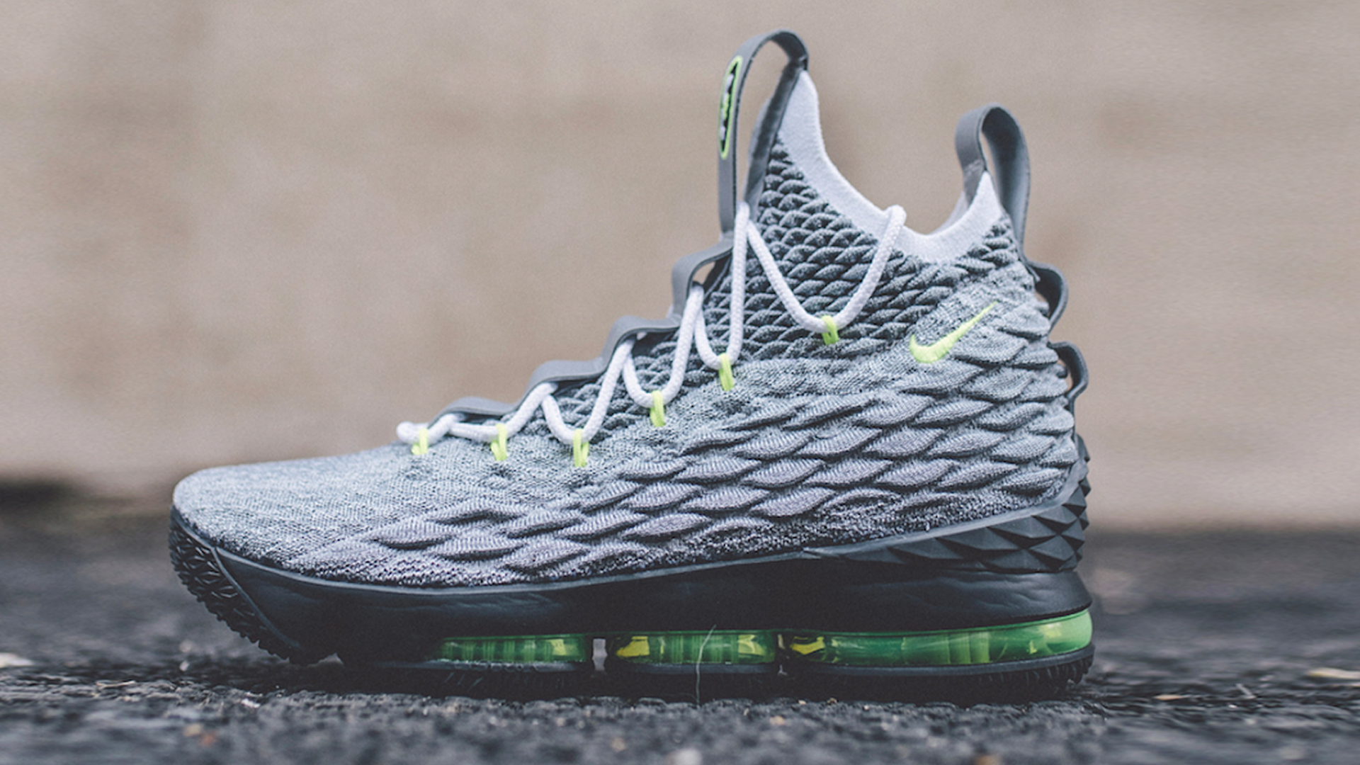 Lebron 15s Air Max 95 - HD Wallpaper 