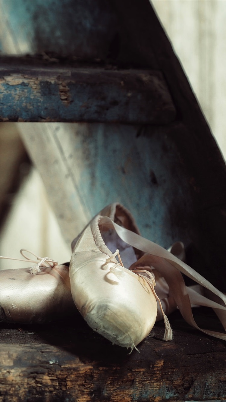 Iphone Wallpaper Ballet Shoes, Ladder - Fondo De Pantalla Ballet - HD Wallpaper 