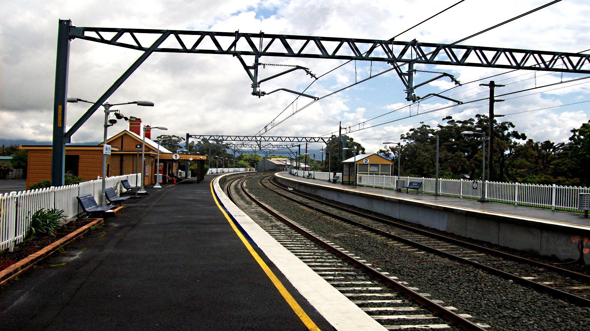 Albion Park Train Station - HD Wallpaper 