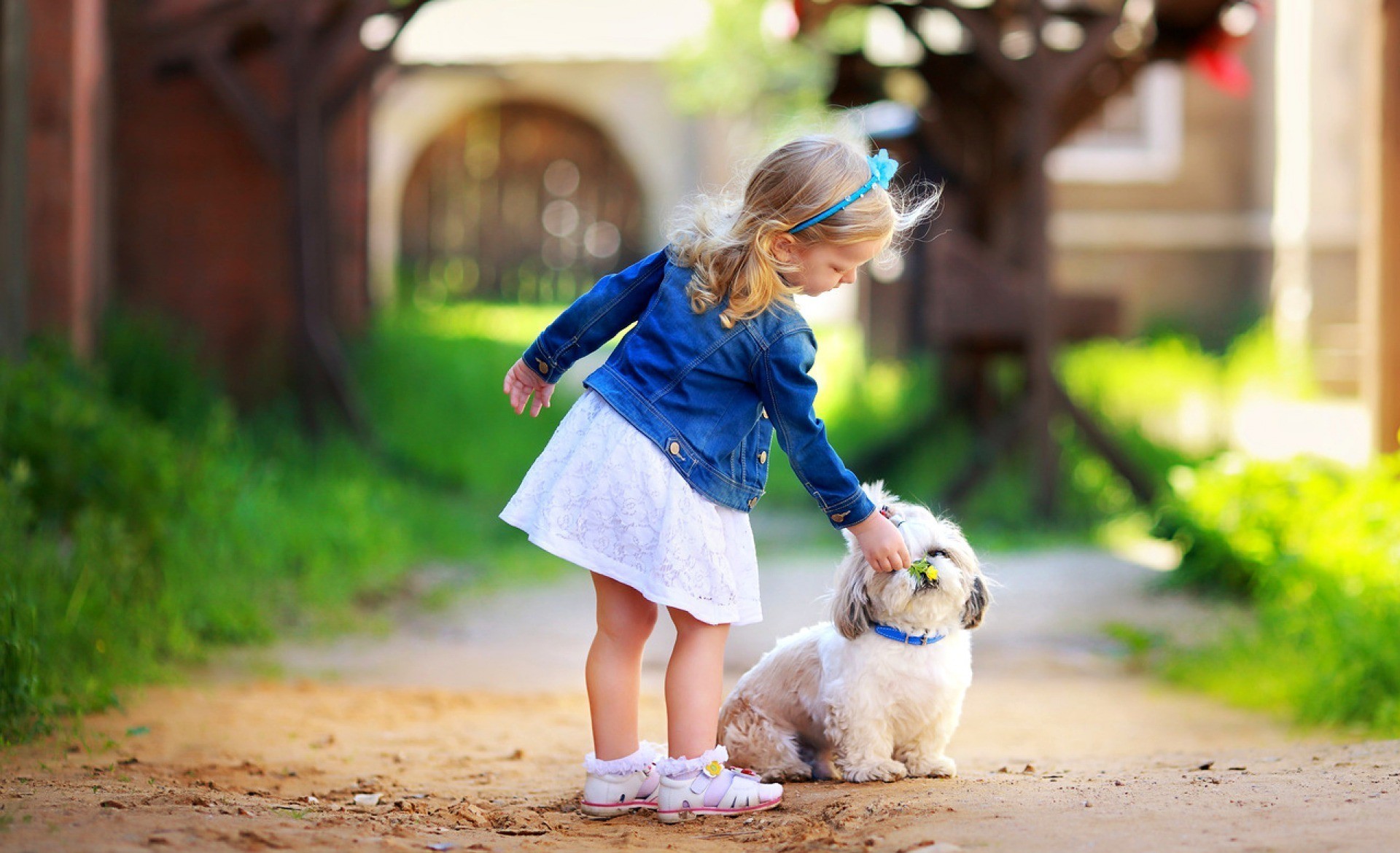 Cute Girl With Dog - HD Wallpaper 