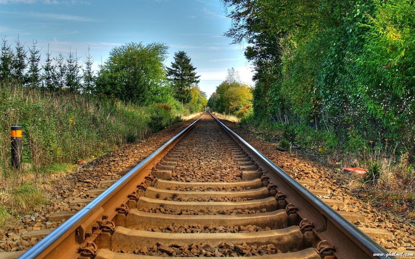 Railway Line Background - HD Wallpaper 