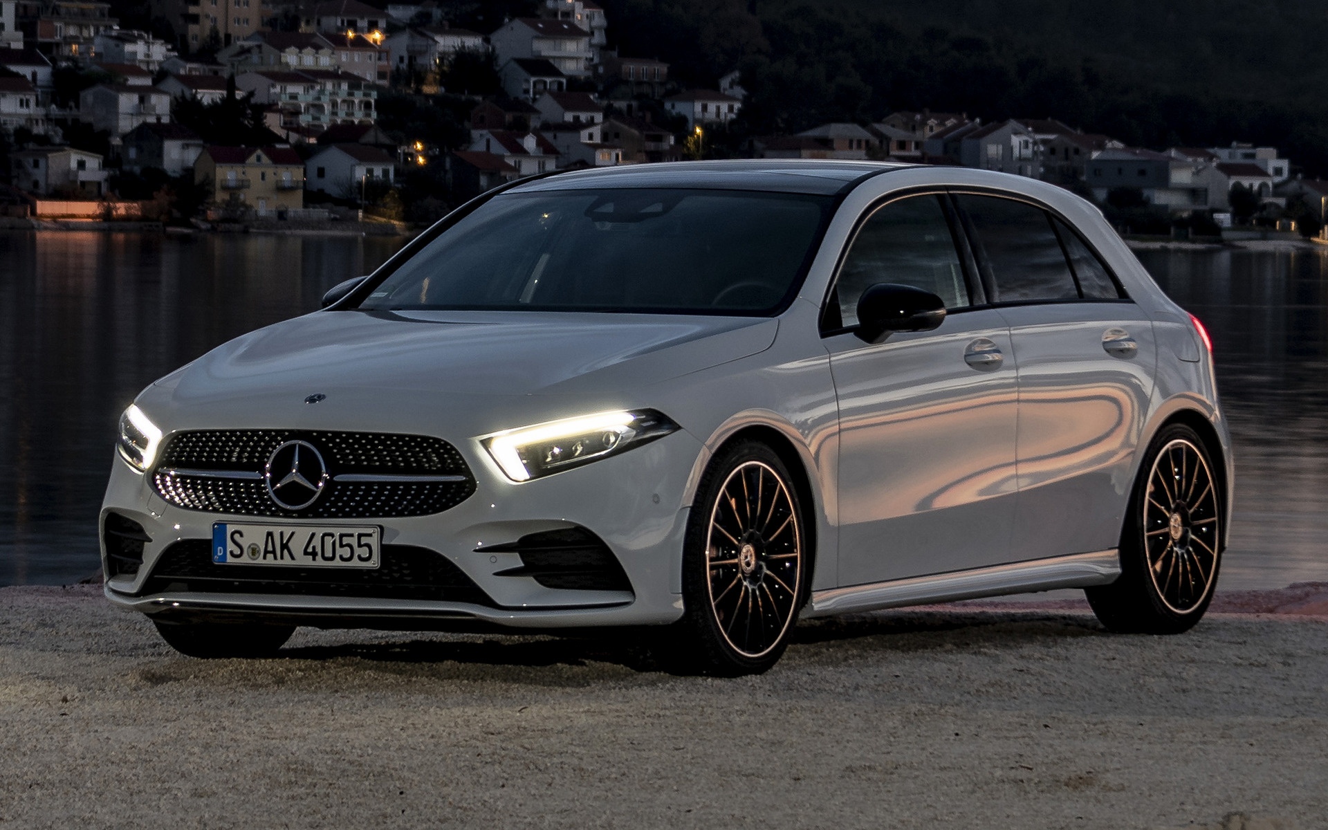 2018 Mercedes Benz A Class - HD Wallpaper 
