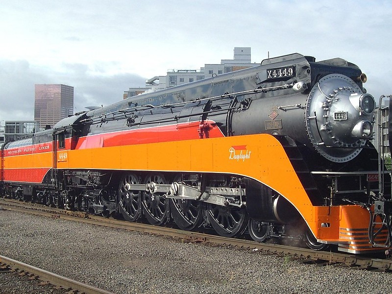 Old Steam Locomotive Wallpaper - Black And Orange Steam Train - HD Wallpaper 