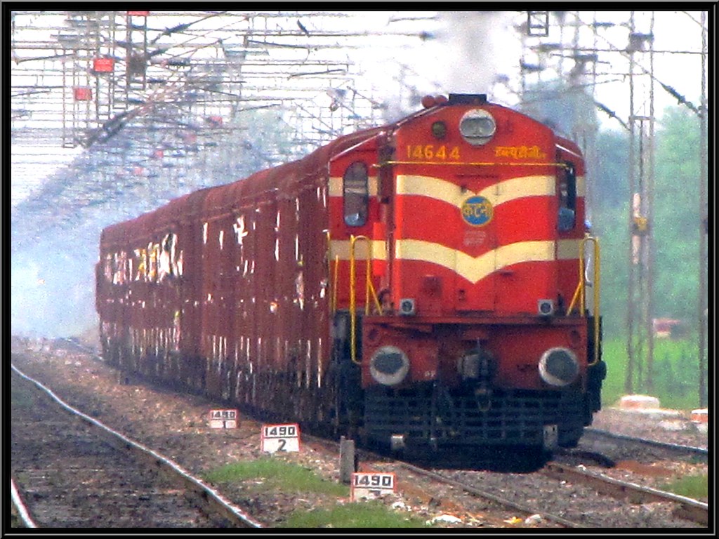 Goods Train In India - HD Wallpaper 