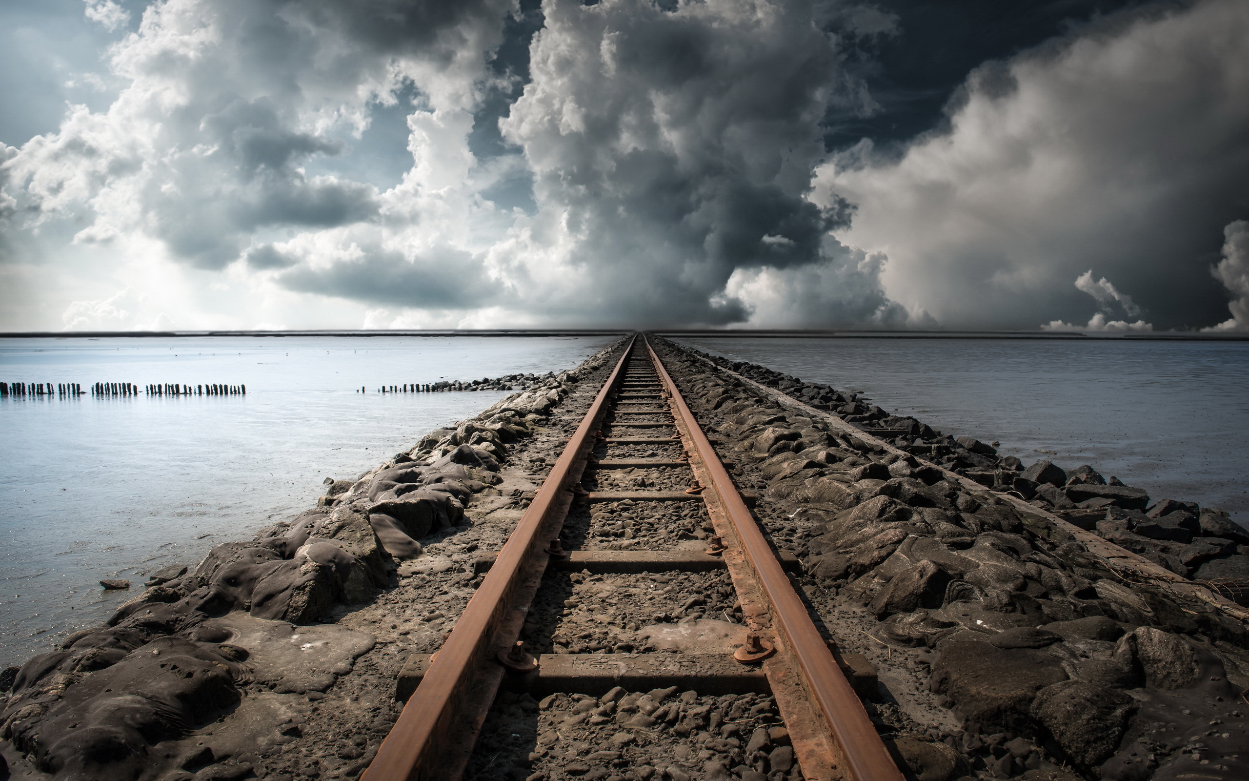 Train Track Wallpaper Phone - HD Wallpaper 