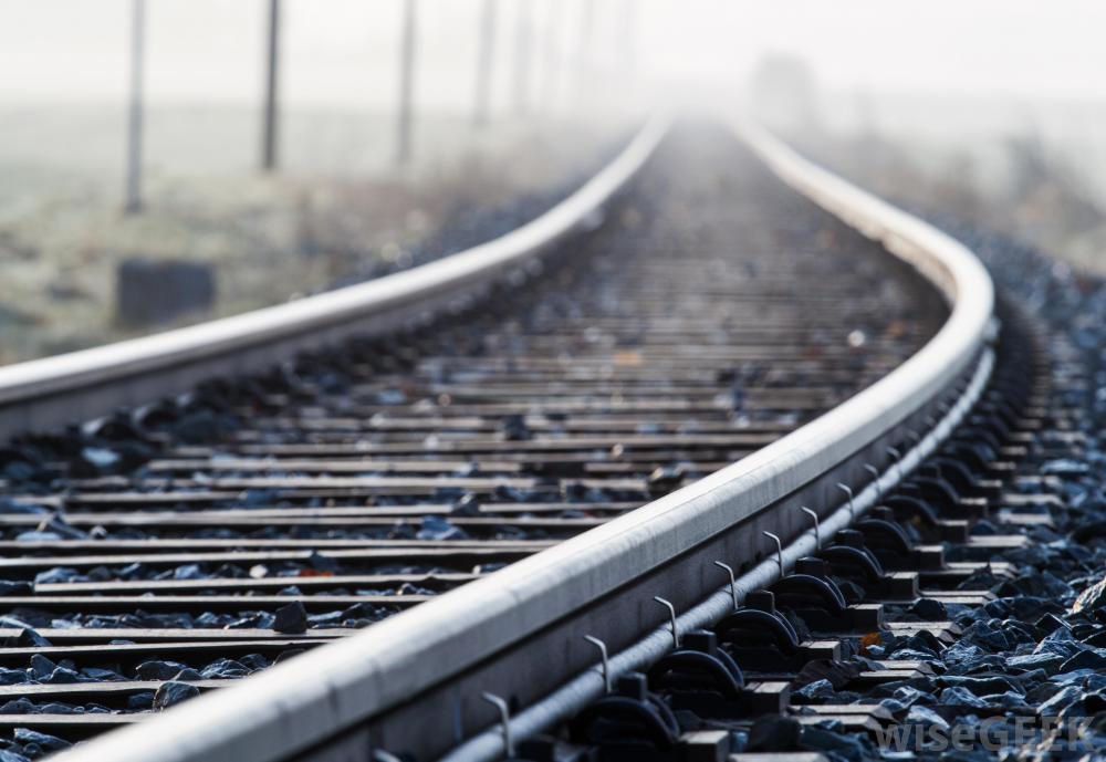 Why Are There Gaps In Railroad Tracks - Tracks - HD Wallpaper 
