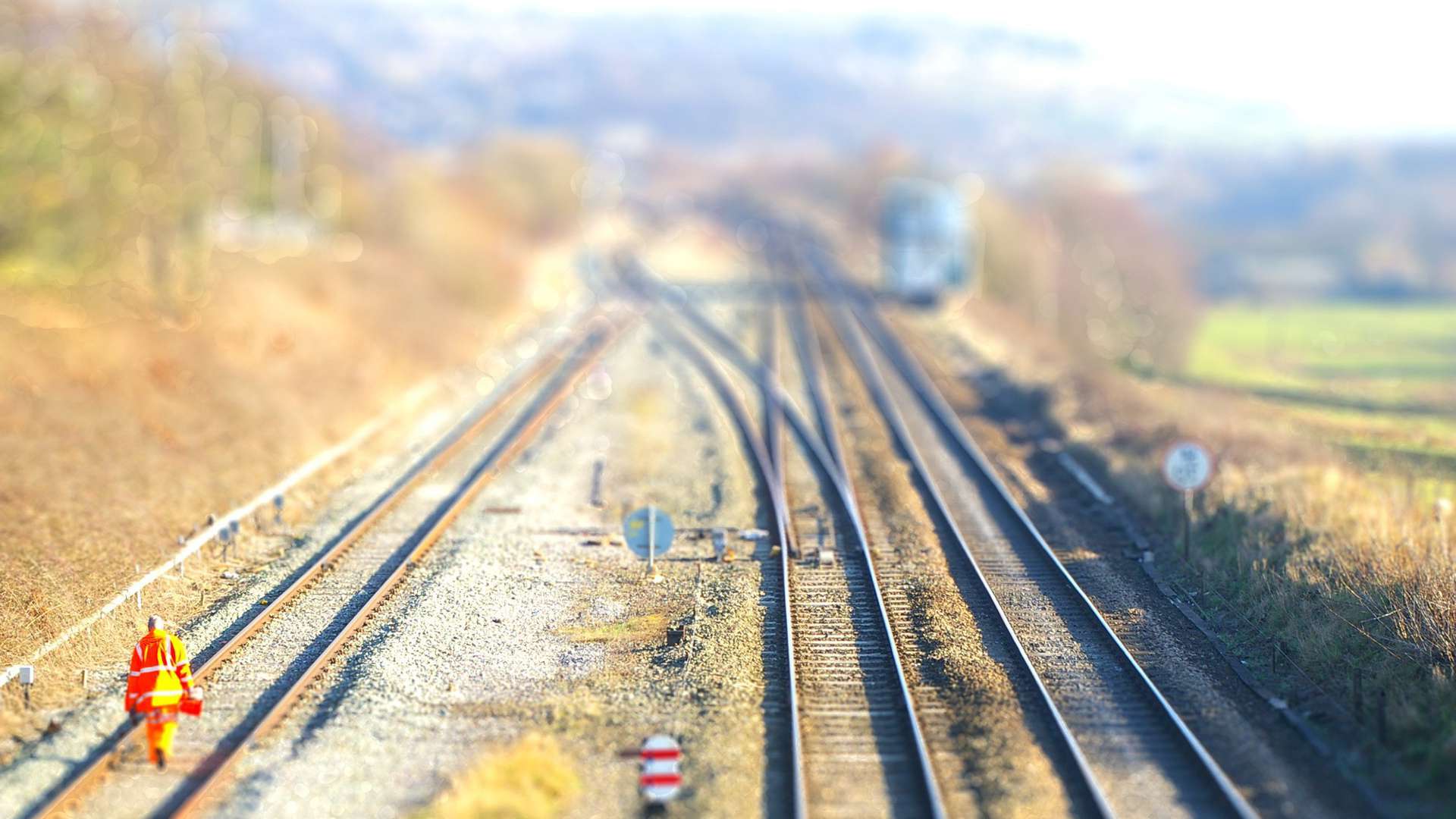 Tilt Shift Rail Maintenance Hd Wallpaper - Maintenance Mode - HD Wallpaper 