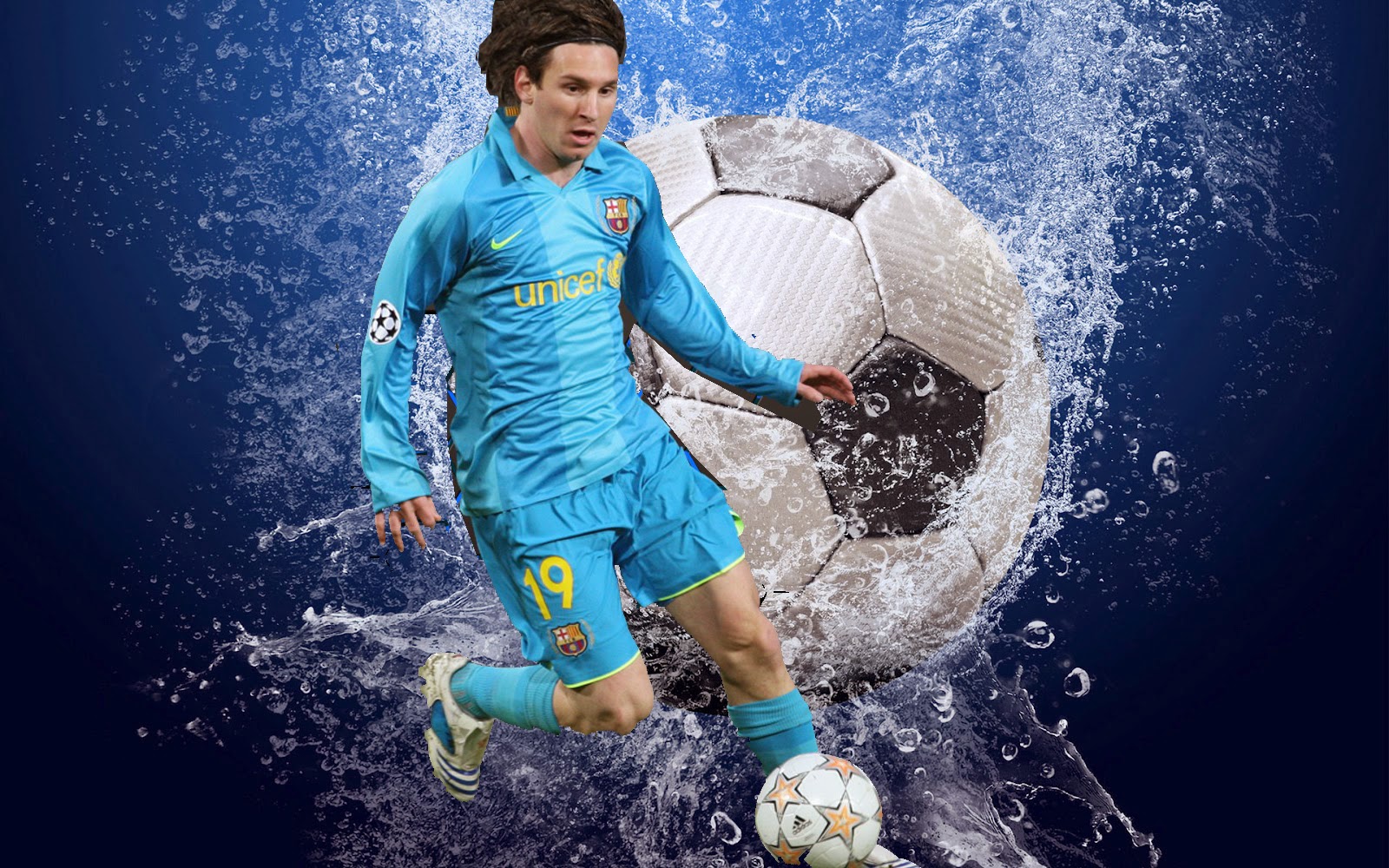 Soccer Balls Water - HD Wallpaper 