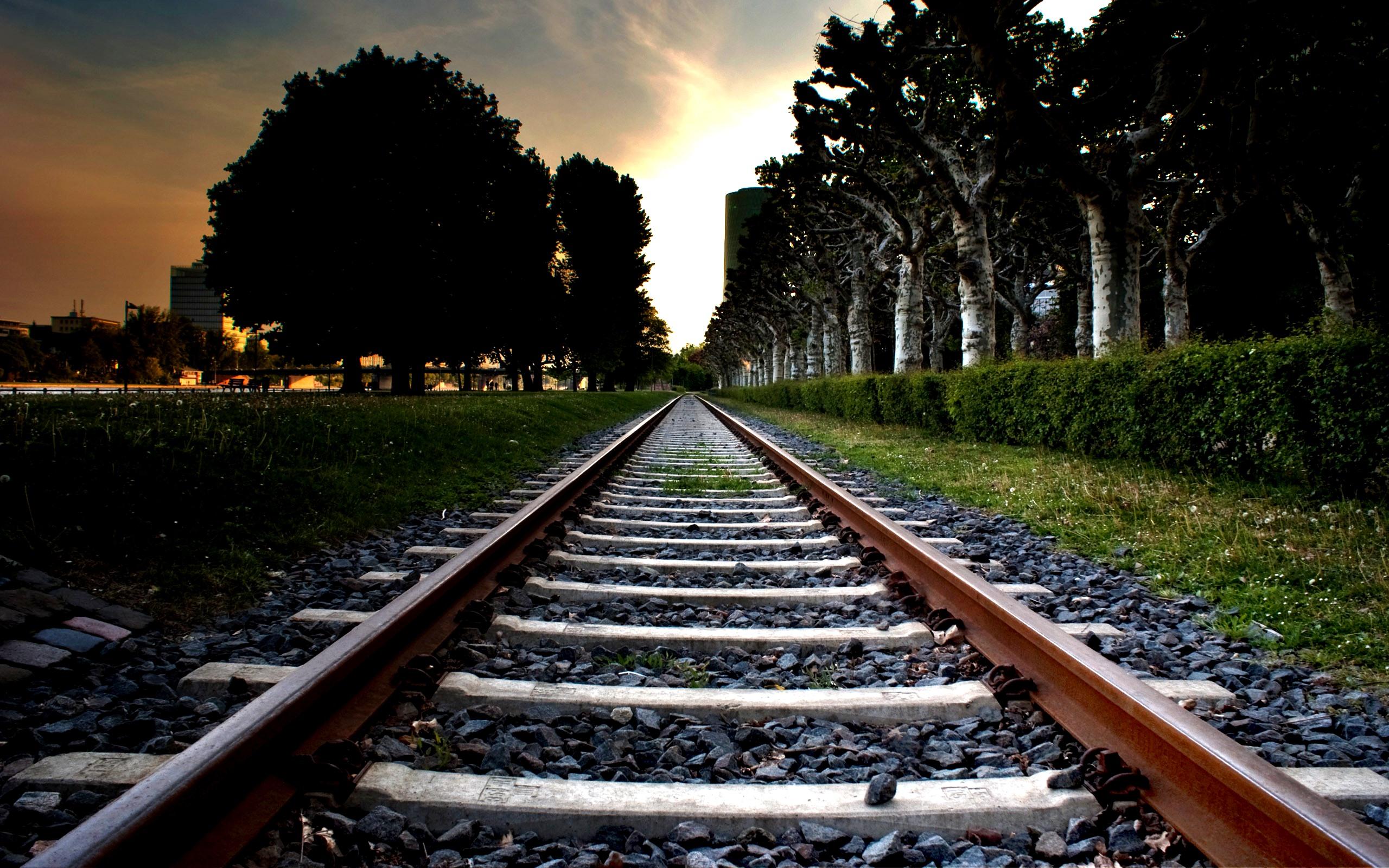 Resolution, 2018 04 11 Hd Train Tracks Wallpaper - Railway Track Hd - HD Wallpaper 