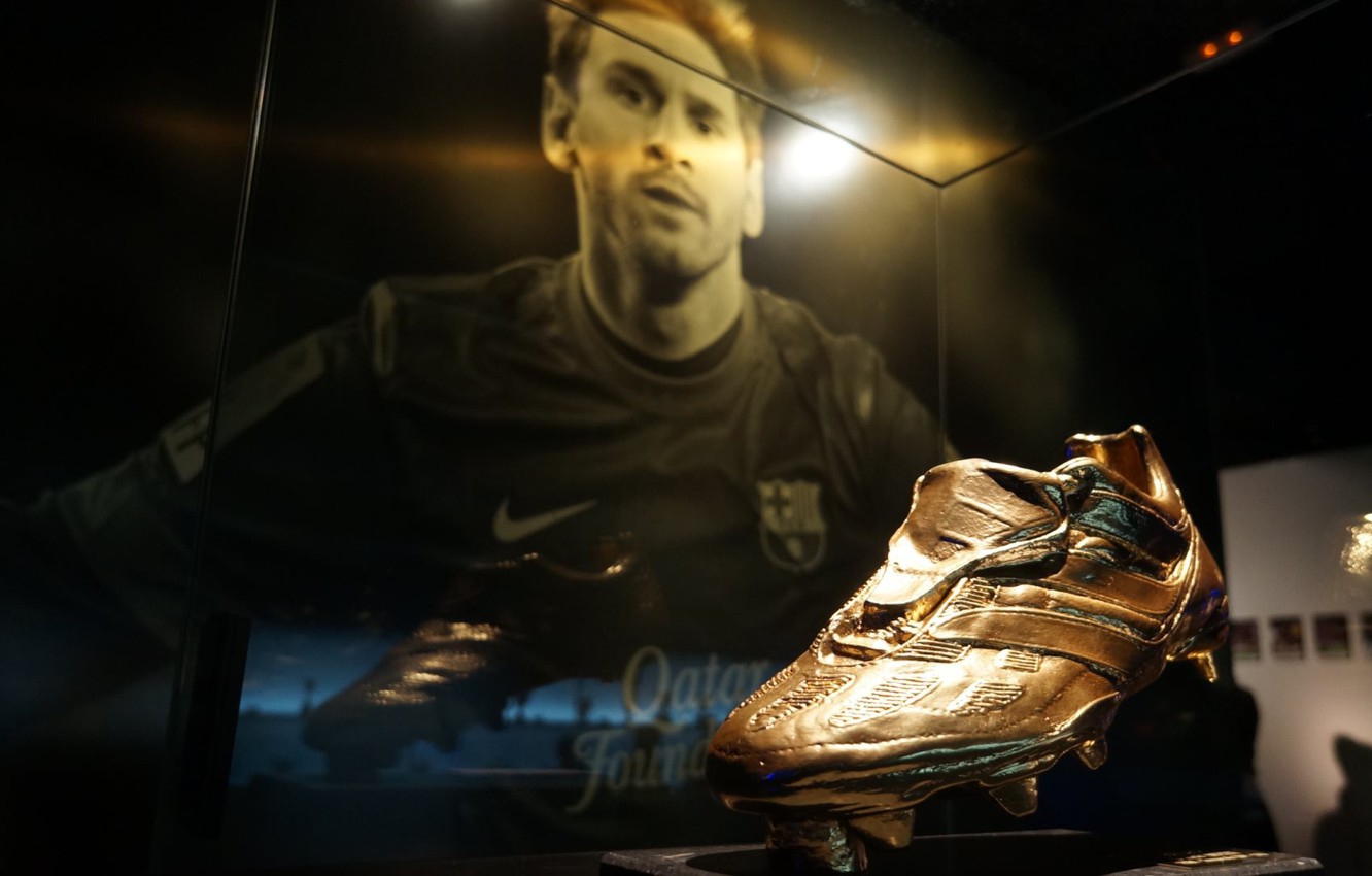 Photo Wallpaper Exposure, Football, Player, Lionel - Messi With Golden Shoe - HD Wallpaper 