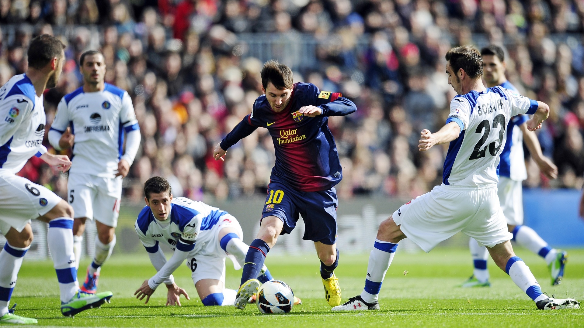 Messi Vs 6 Players - HD Wallpaper 