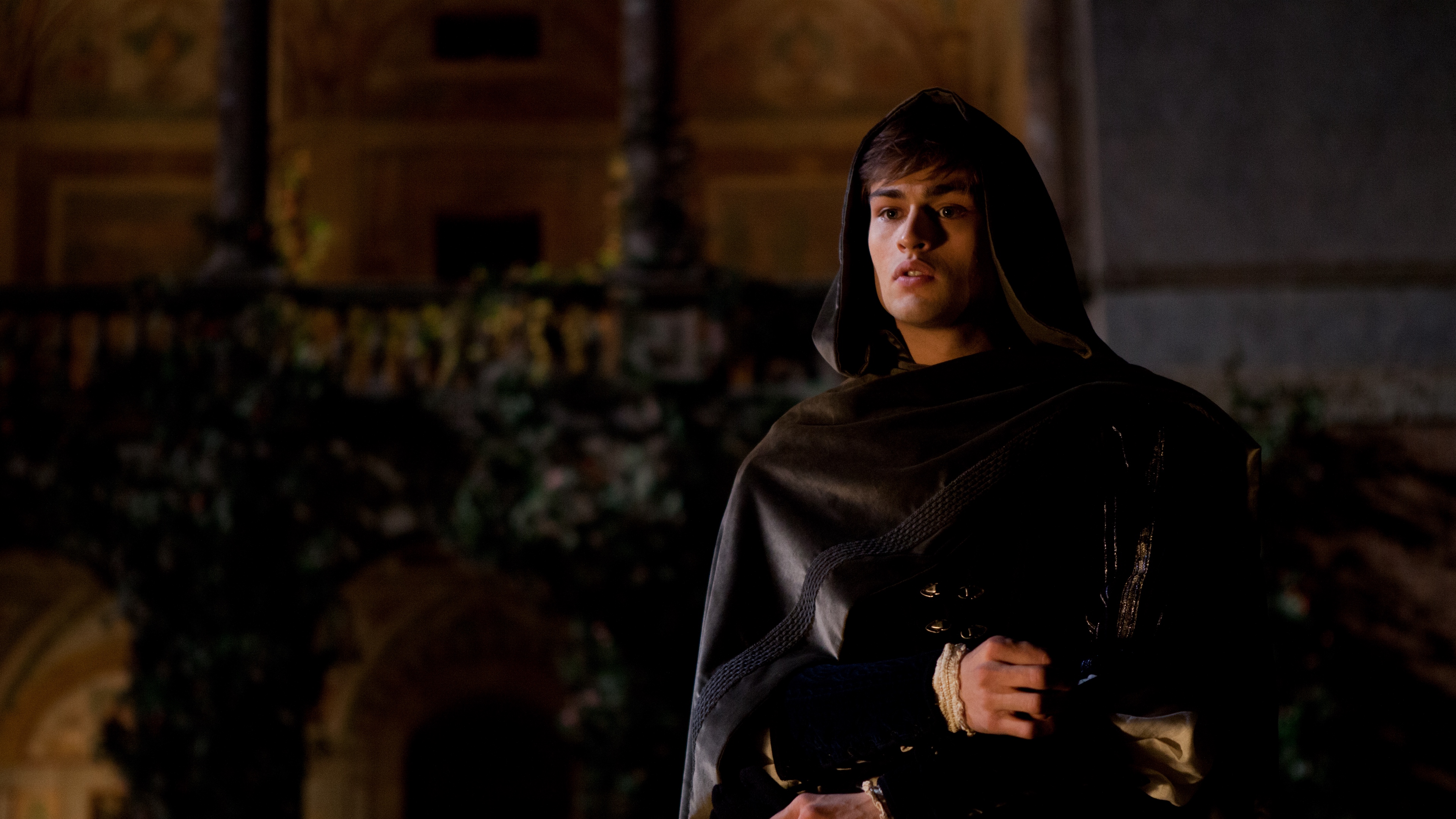 Wallpaper Romeo And Juliet, Douglas Booth, Romeo - Romeo And Juliet Iphone - HD Wallpaper 
